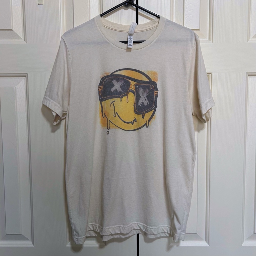 Bella Canvas Cream Graphic Tee Large Retro Smiley Face